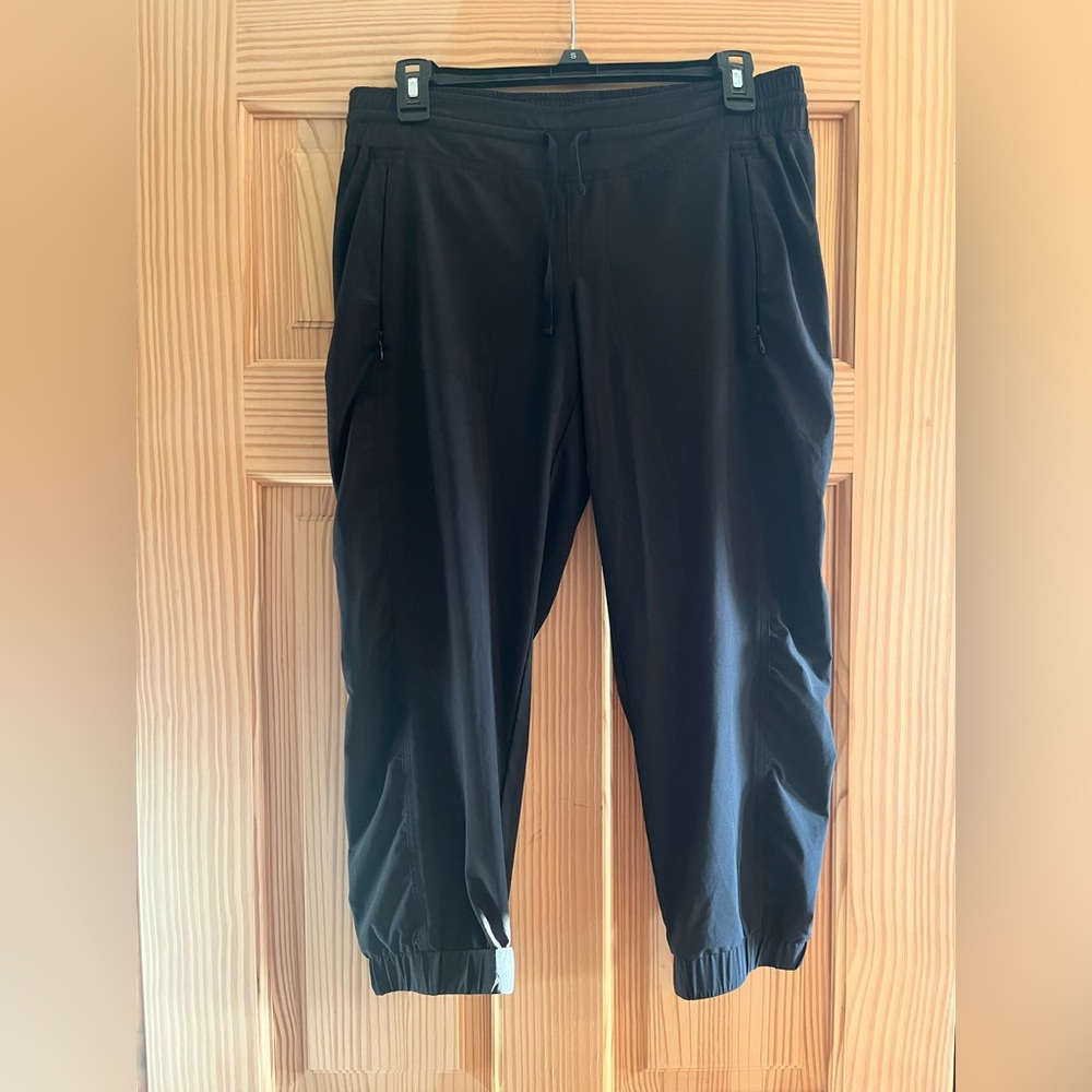 Athleta Black Joggers‎ Zippered Pockets Size 6